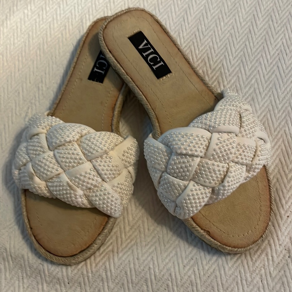 NWOT VICI SLIPS.